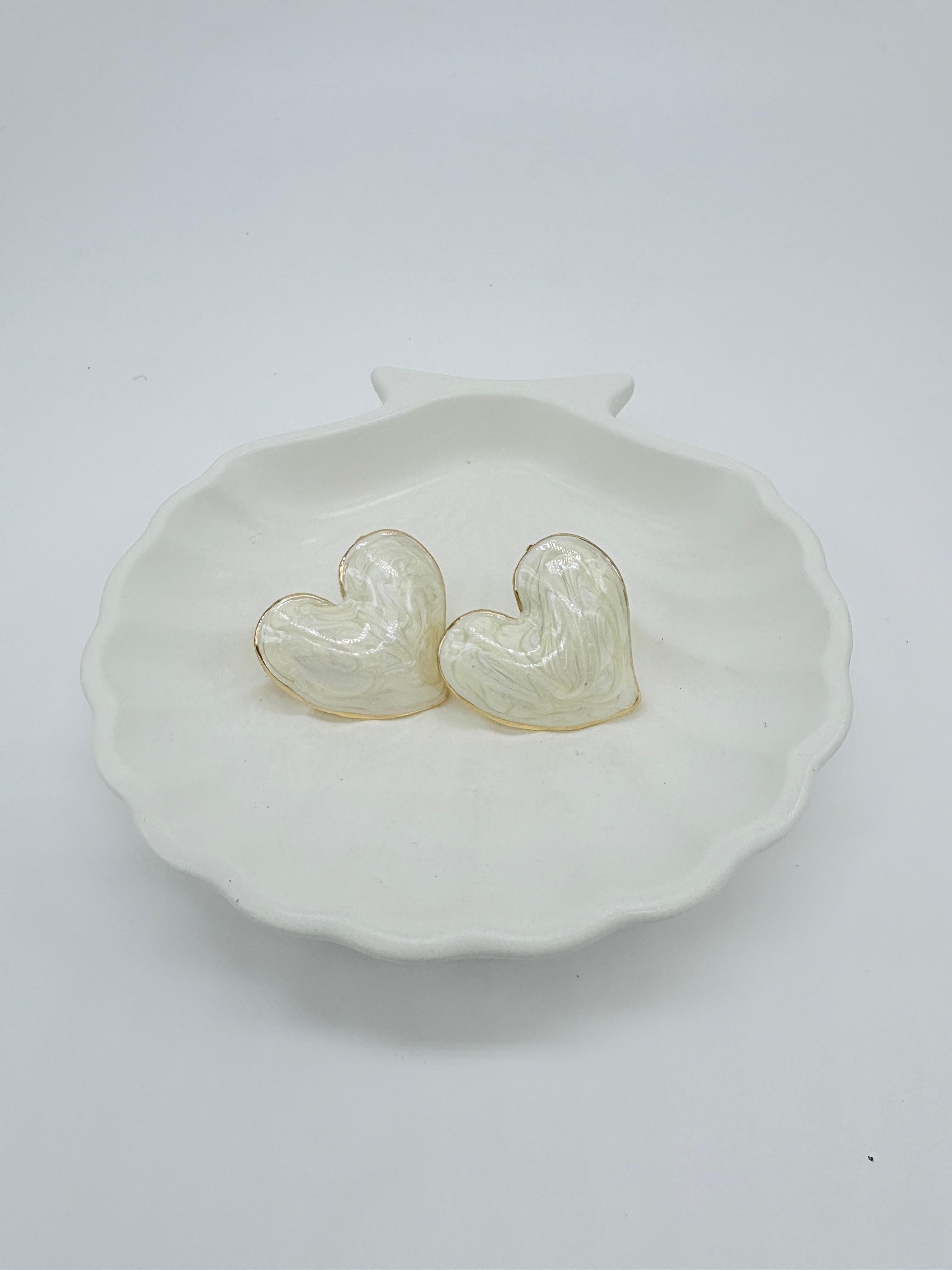 HEART SHAPED EARRING