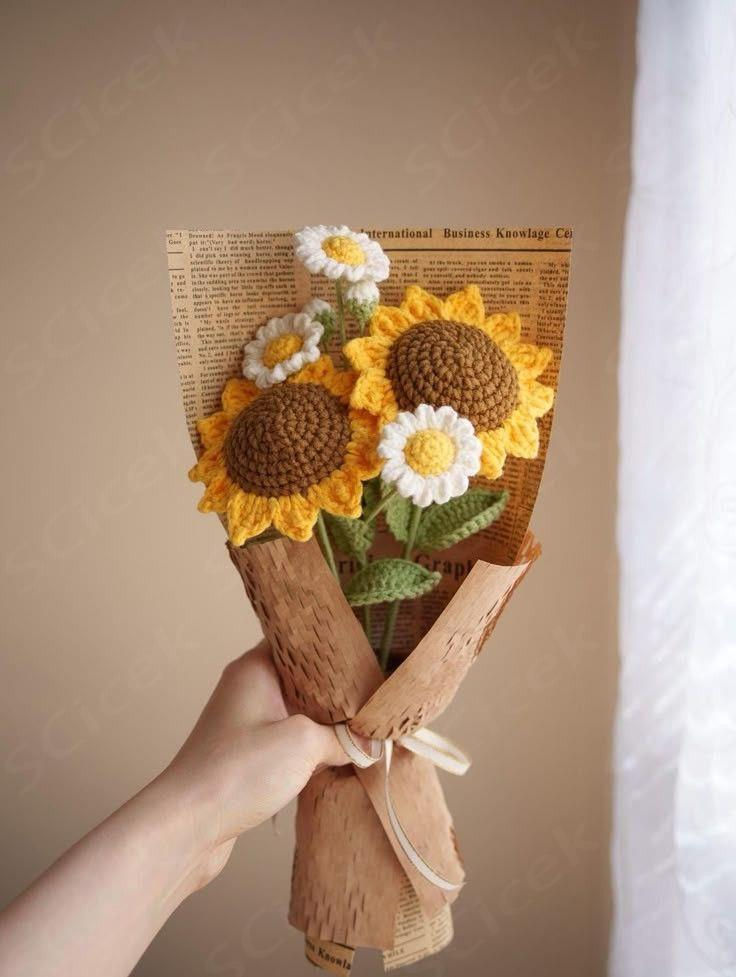 SUNFLOWER AND DAISY CROCHET BOUQUET