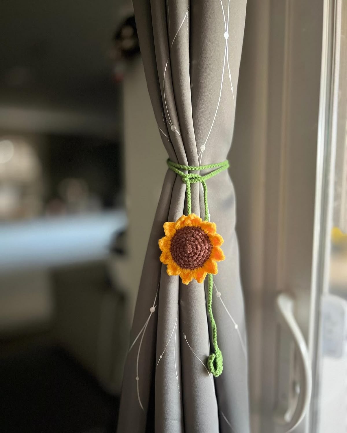 CROCHET SUNFLOWER CURTAIN TIE