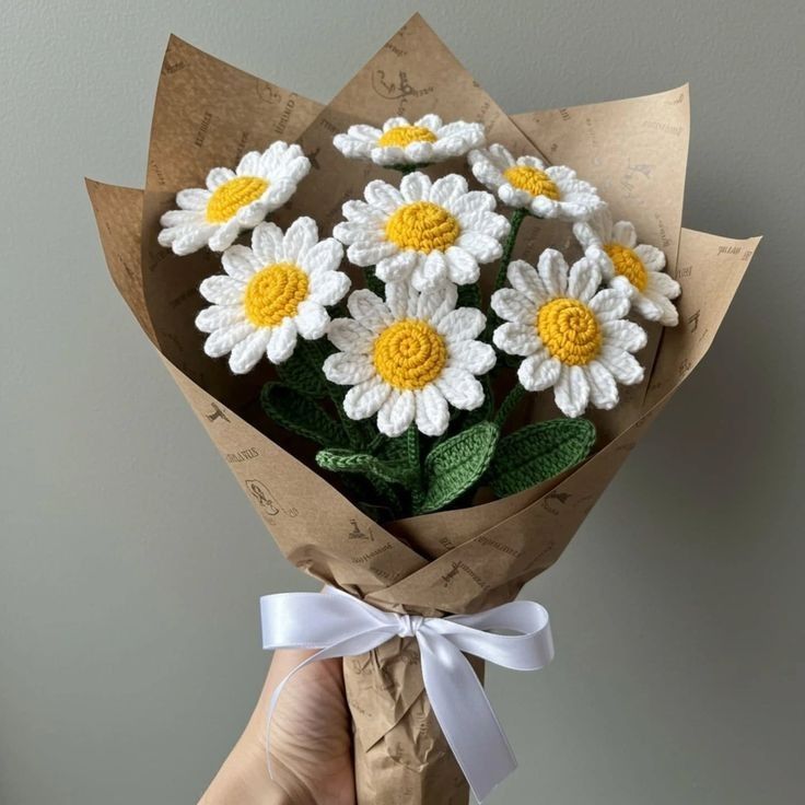 CROCHET 8 DAISY BOUQET | PERFECT FOR YOUR LOVED ONE